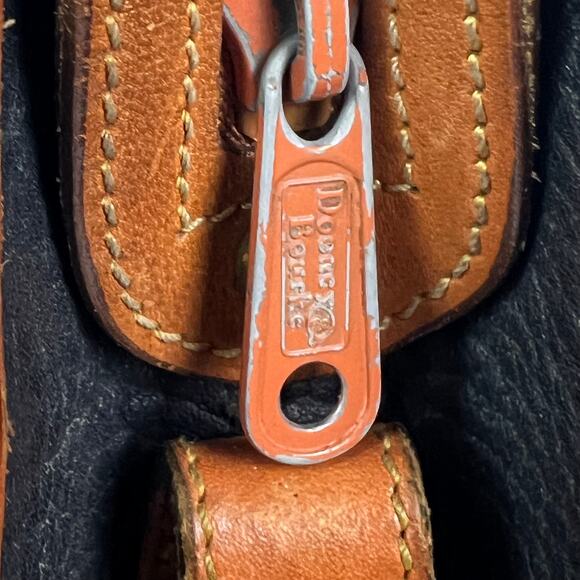 Vintage Dooney & Bourke Purse Pebbled Leather Tote Navy Tan Brown Rectangle - Picture 11 of 16